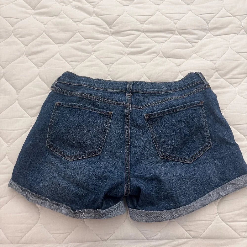 Old Navy Semi-Fit Medium Wash Cuffed Denim Shorts | 6 - Picture 4 of 9
